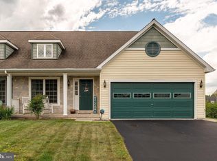 5123 Field View Dr, Mount Joy, PA 17552