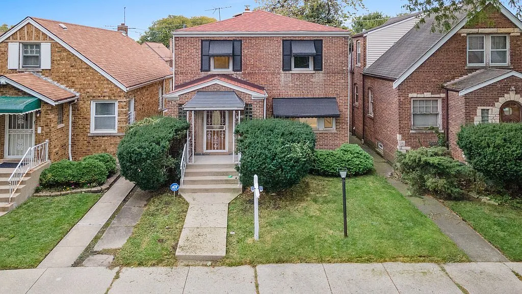 10231 S Rhodes Ave photo 1