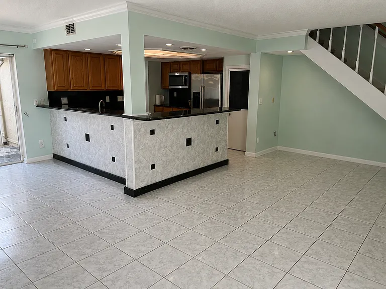 7201 San Luis Ct — Photo 3
