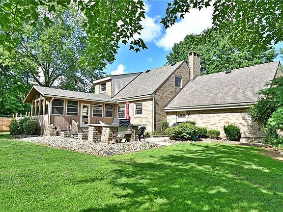 3rd image of 6729 Mahoning Ave NW
