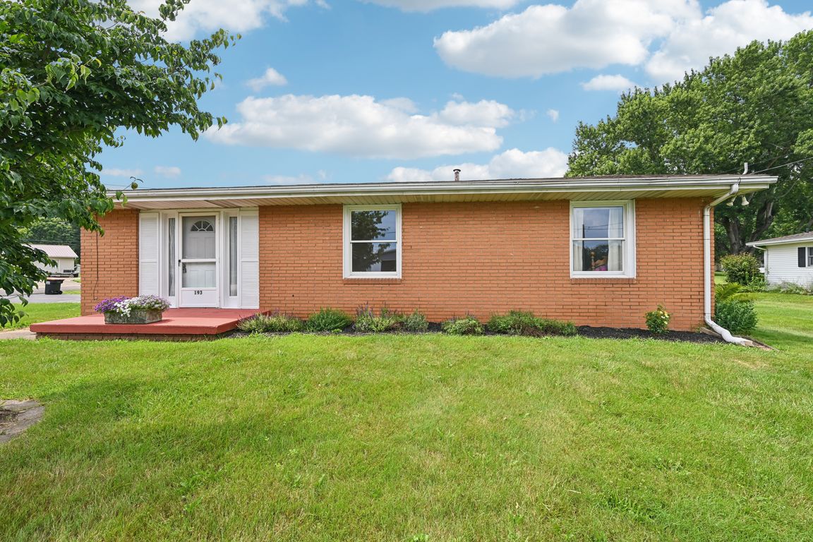 New Home Dr-S1007-001.jpg