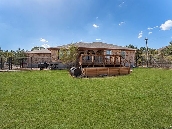 3rd image of 502 COUNTY ROAD 273