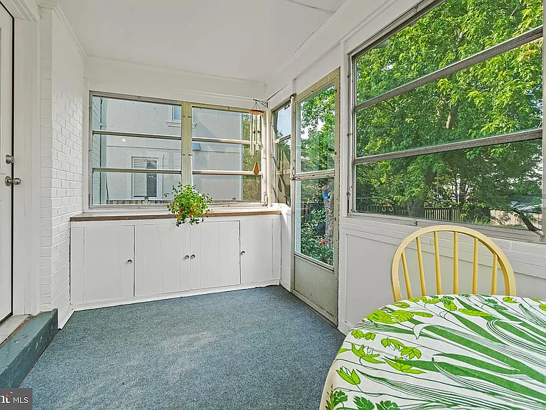 9407 Singleton Dr — Photo 21