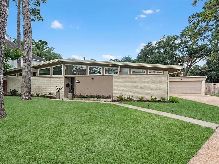 227 Faust Ln — Photo 3
