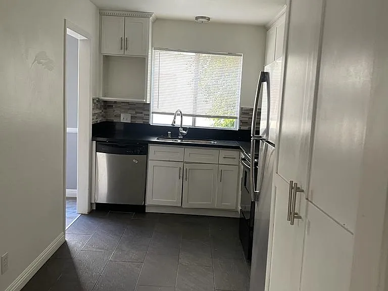 4646 Natick Ave #14 — Photo 8