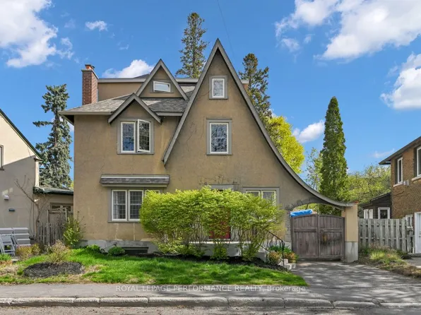 9 Mutchmor Rd, Ottawa, ON K1S 1L4