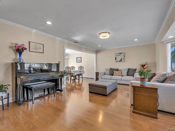 3rd image of 5 Hillvale Road