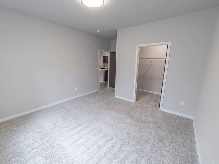 Mammoth Springs Apartments & Townhomes — Photo 52
