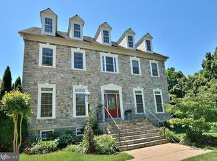 10345 Southam Ln, Oakton, VA 22124