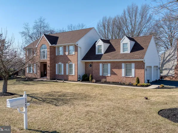 2469 Fairway Dr, York, PA 17408