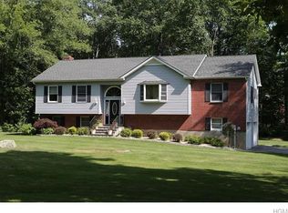 80 Greenway Ter S, Mahopac, NY 10541