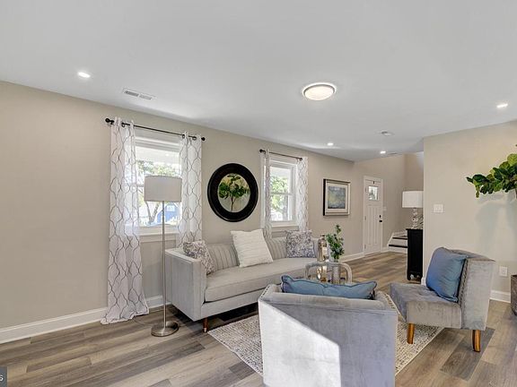 3rd image of 38 Pinafore Ln