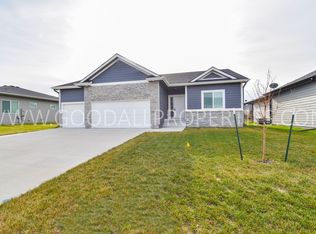 16612 Wilden Dr, Clive, IA 50325