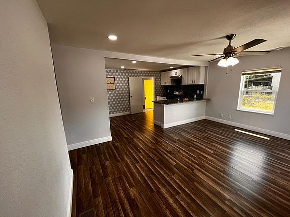 4th image of 2014 W Hickory St