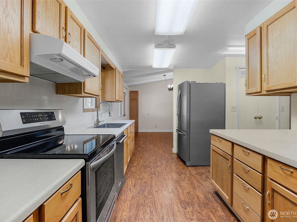 2nd image of 620 112th Street SE #227