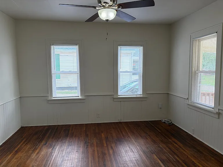 1404 S Center St — Photo 5