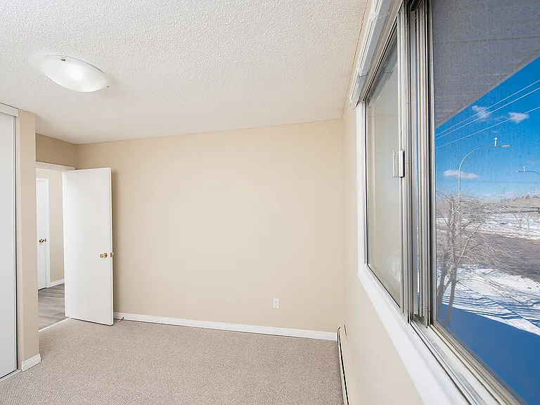 1602 Sherwood Dr — Photo 14