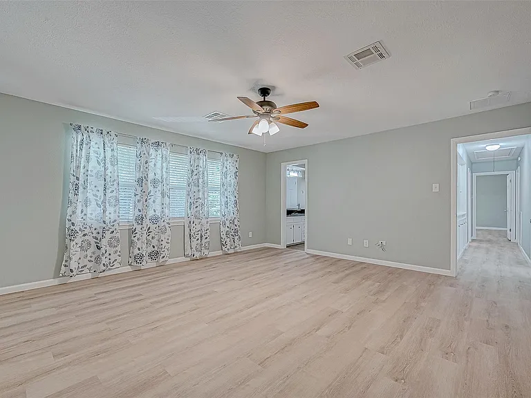 8110 Bent Oak Ln — Photo 35