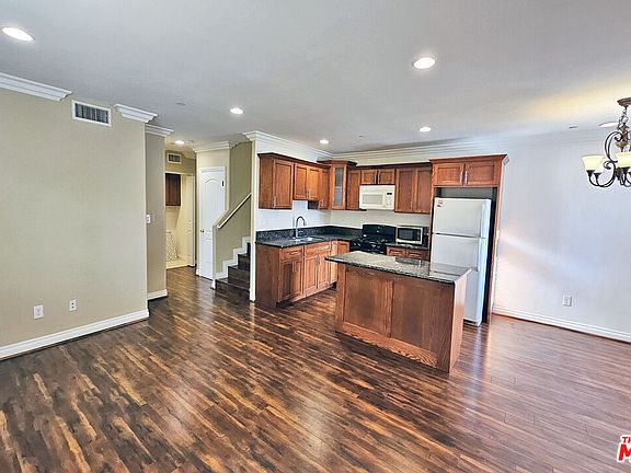 2nd image of 1434 1/2 Ricardo St