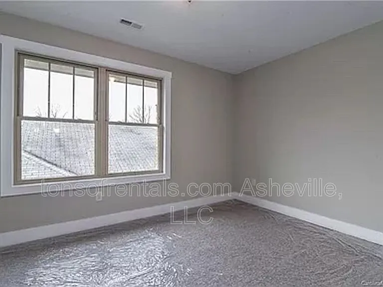 601 Fairview Rd — Photo 18