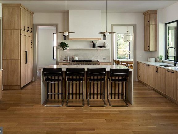 5th image of 5828 Tanglewood Dr