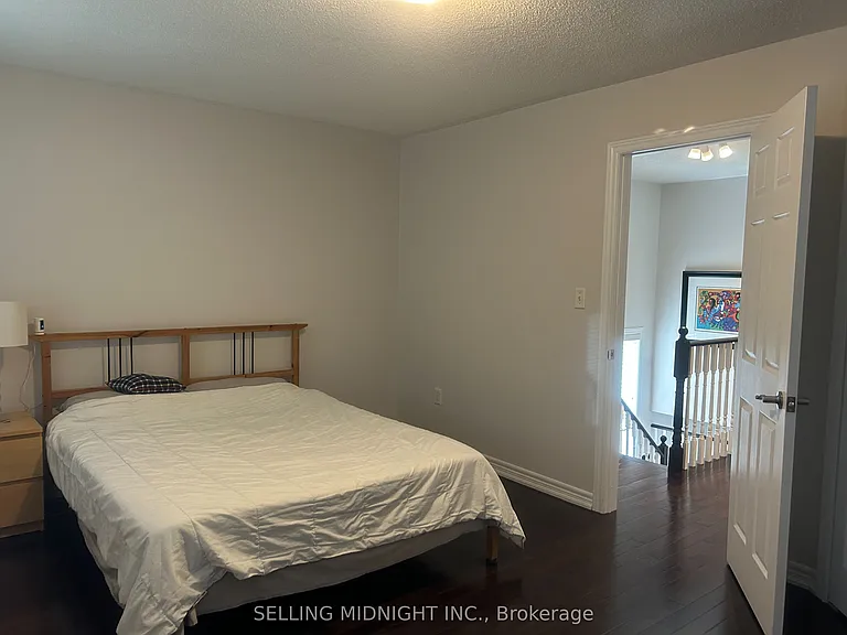 2413 Ravinebrook Cres — Photo 23