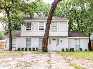 18038 Bambriar Dr, Houston, TX 77090