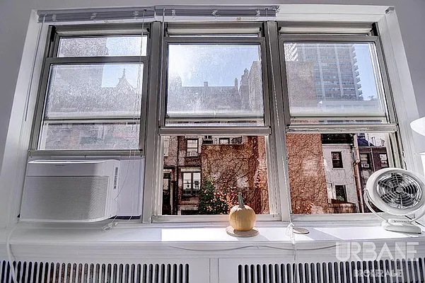 Rented by Urbane Brokerage | media 2