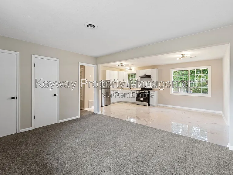 3606 Columbine Dr — Photo 5