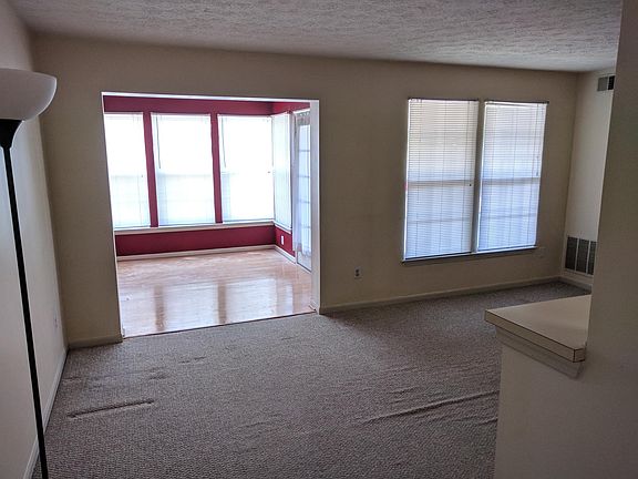 5th image of 1002 Jessicas Ct