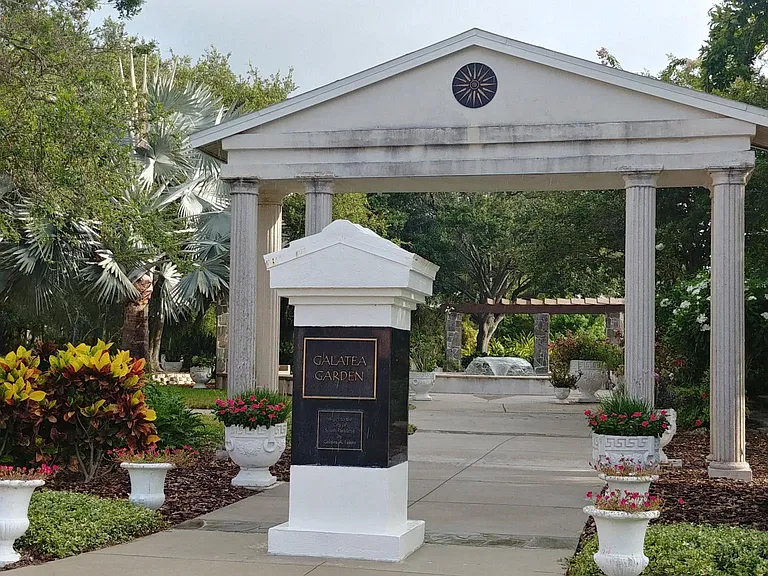 Galatea Gardens 10 min walk