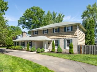 254 W Hobart Gap Rd, Livingston, NJ 07039
