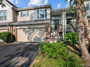 3023 Saganashkee Ln, Naperville, IL 60564