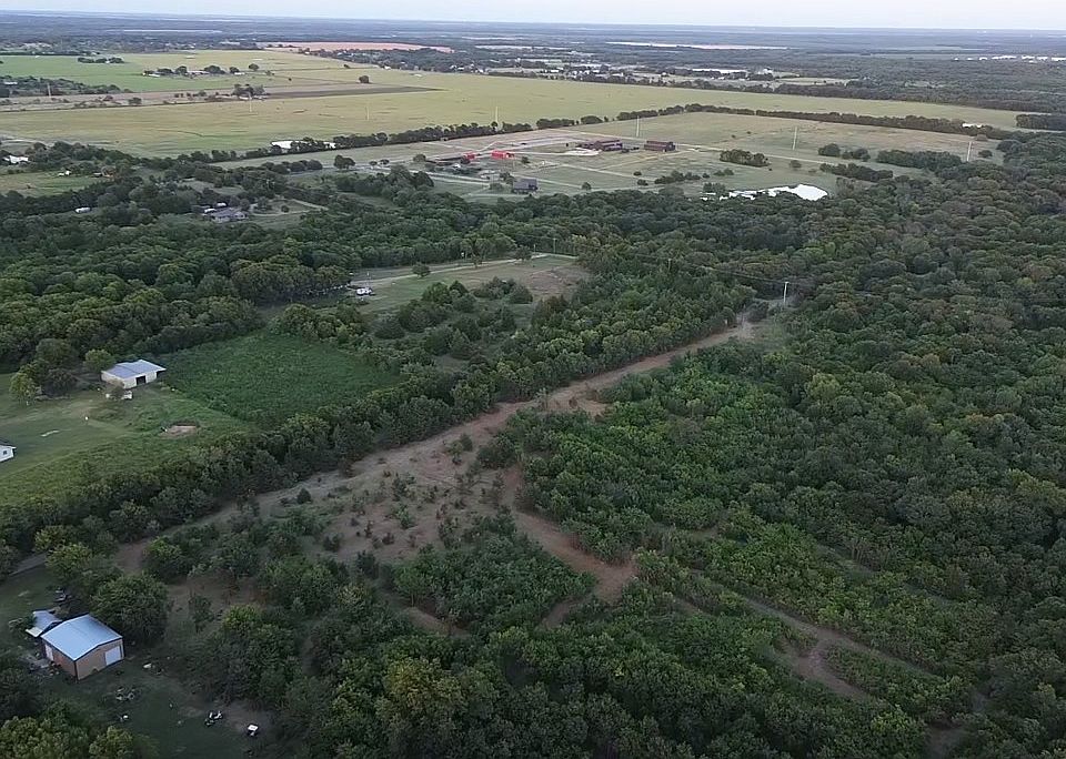 2nd image of 1 McKnight Rd