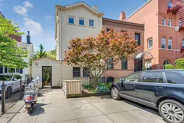 126 4 Place in Carroll Gardens