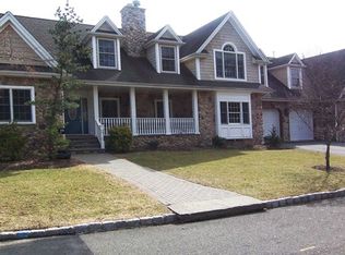 345 4th Ave, Westwood, NJ 07675