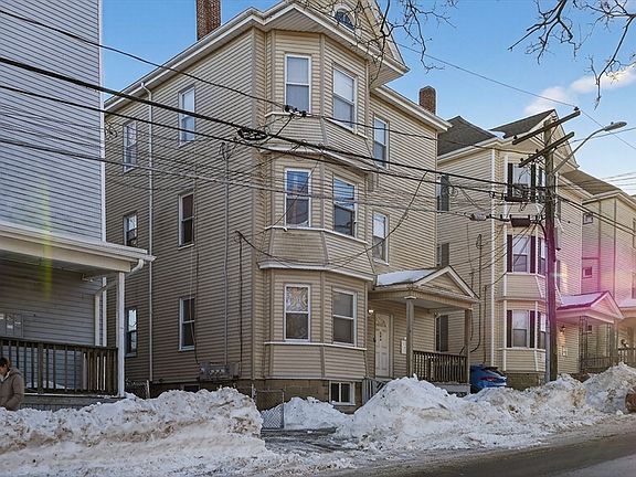 2nd image of 264 Weld St