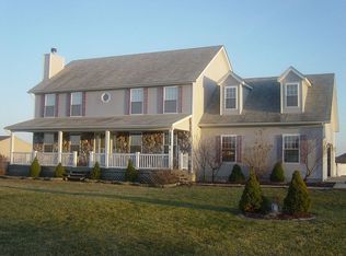 7424 Zora Dr, Almont, MI 48003