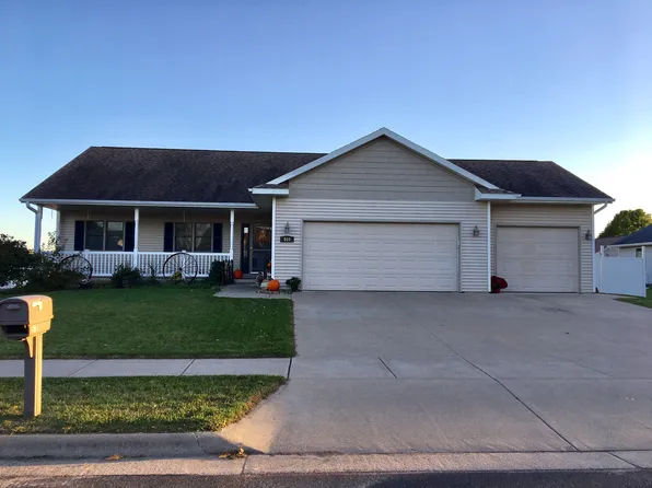 910 Greenwood St, Holmen, WI 54636