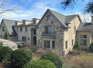 99 W Hill Rd, Woodcliff Lake, NJ 07677