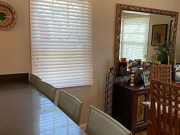 Kitchen peninsula - main fl
