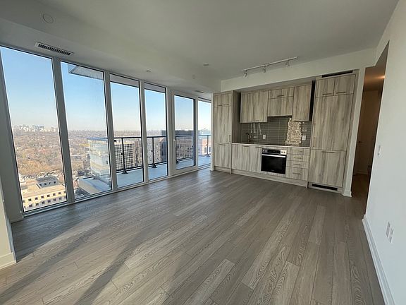 5th image of 634 Church St #2403