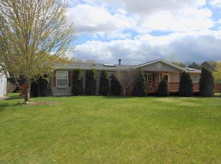 1525 Lucky Ln NE, Sparta, MI 49345
