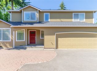 126 N 203rd St, Seattle, WA 98177