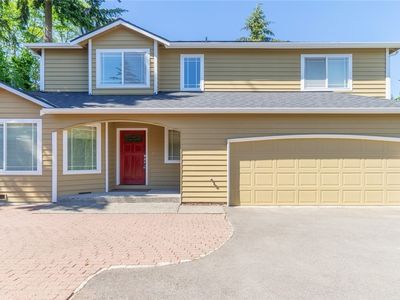 126 N 203rd St, Seattle, WA, 98177