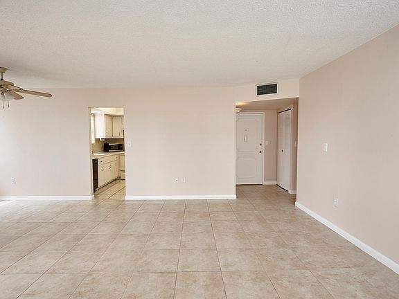 3rd image of 1301 NE Miami Gardens Dr #325