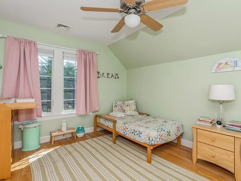 38 Cliff Rd — Photo 12