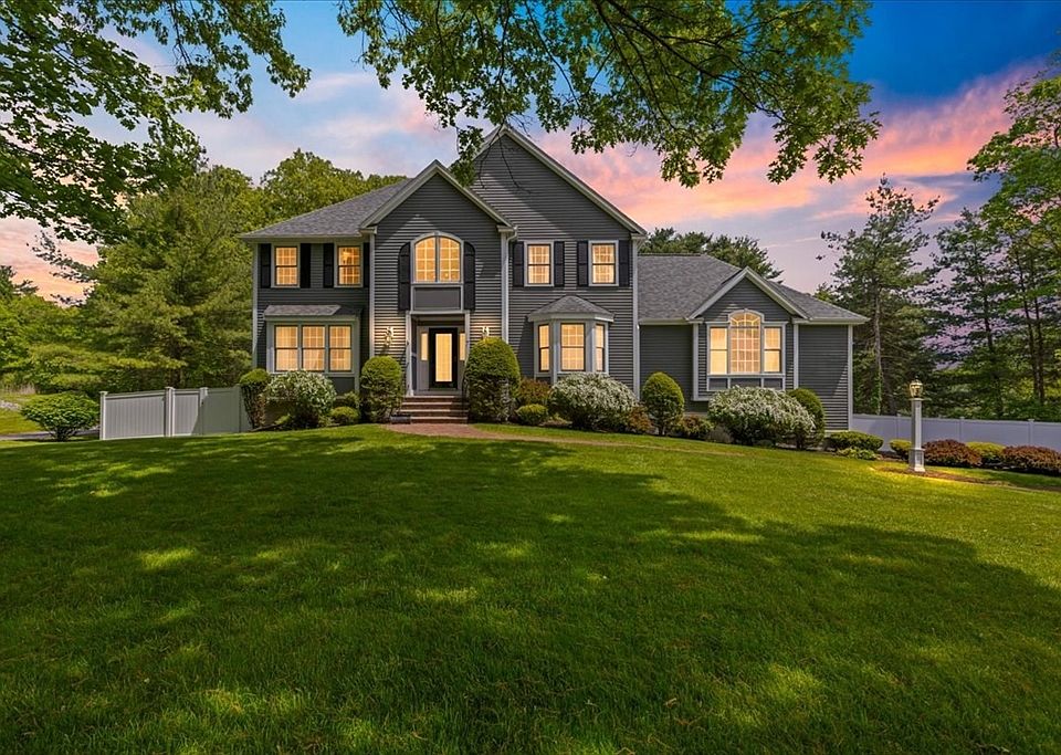 1st image of 7 Fiorenza Dr