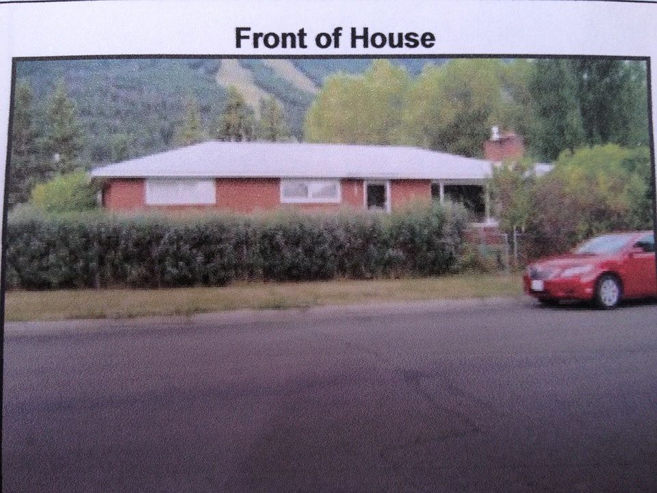 1st image of 550 E Simpson Ave