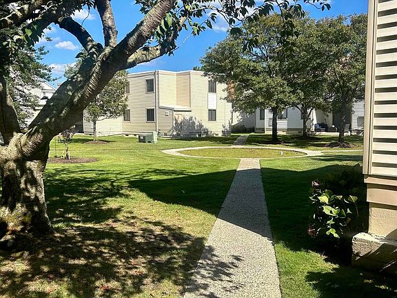 3rd image of 115 S Inlet Dr #115
